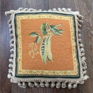 Last chance - Vintage Needlepoint SweetPea Pod Pillow